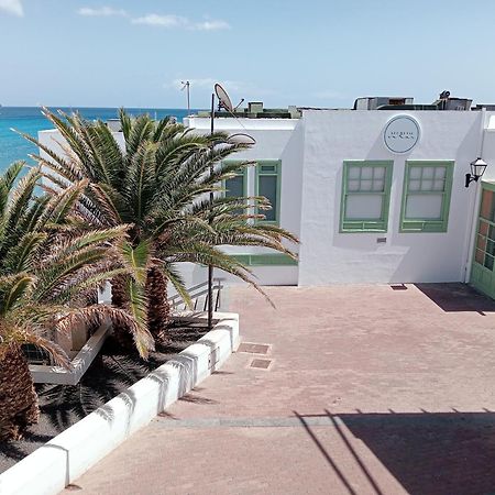 Sounds Of The Sea Apartment Плая Бланка Екстериор снимка